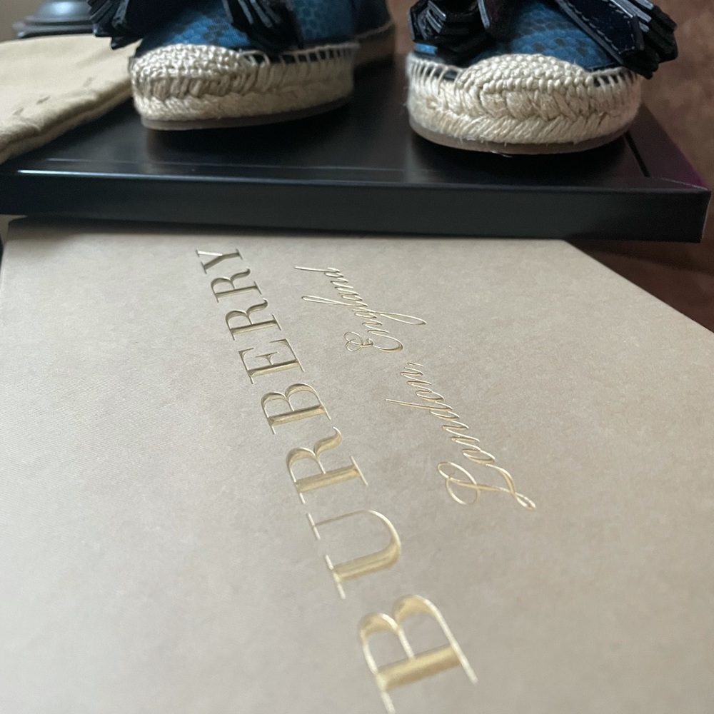 Burberry Mineral Blue Snake Print Tasseled Espadrilles Size 38 - Picture 3 of 12
